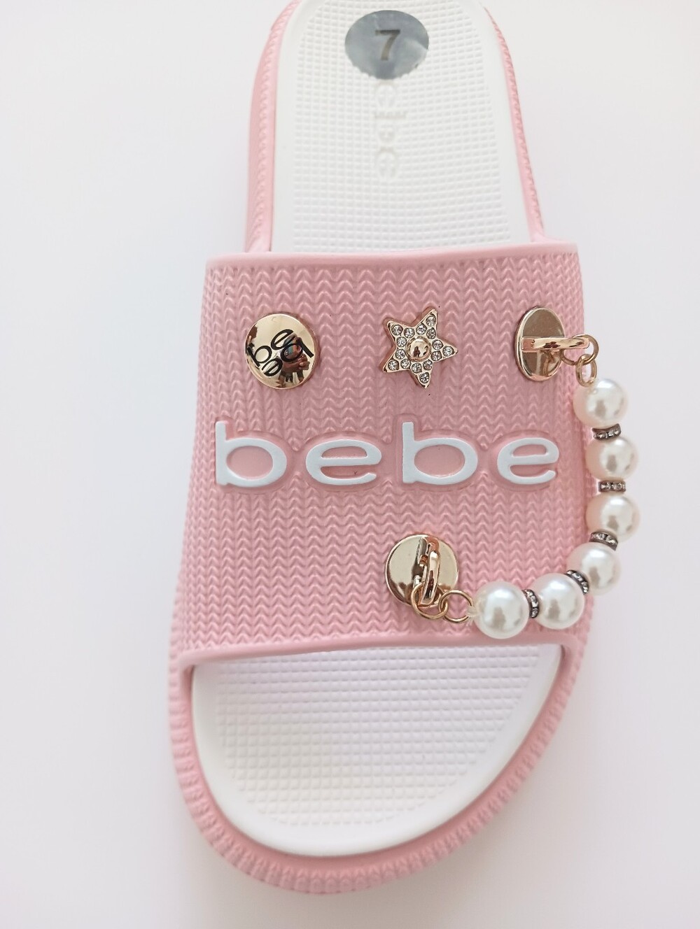 NWOT bebe Uniquely Designed Chain & Charms Women Pink Slides Size 7 - Picture 5 of 8